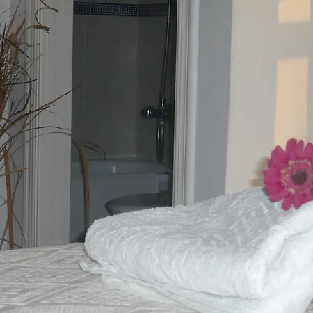 Guest house Isidro 2*